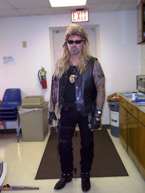 "The Bounty Hunter" Dog and Beth Chapman Halloween costume for couples