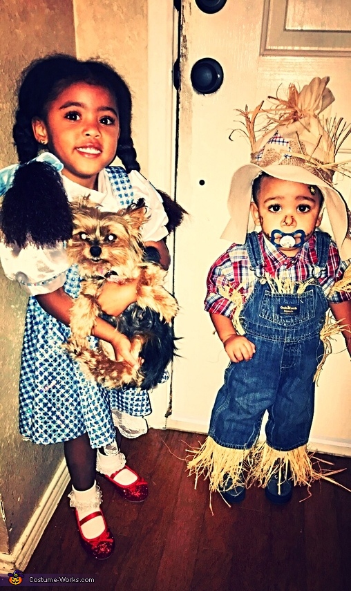 Dorothy and her Scarecrow Costume
