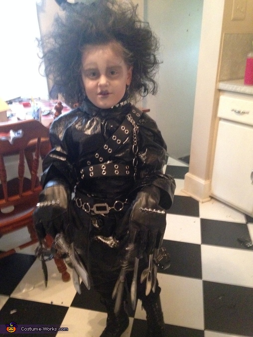 Edward Scissorhands Girl's Halloween Costume DIY | DIY Costumes Under ...