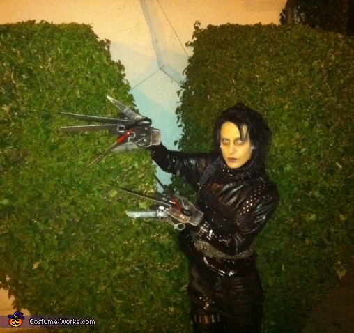 DIY Edward Scissorhands Costume