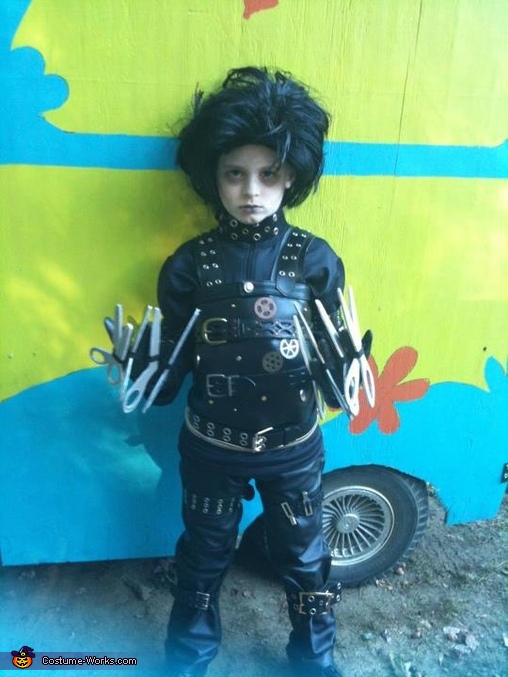 Homemade Edward Scissorhands Costume for a Boy | Unique DIY Costumes