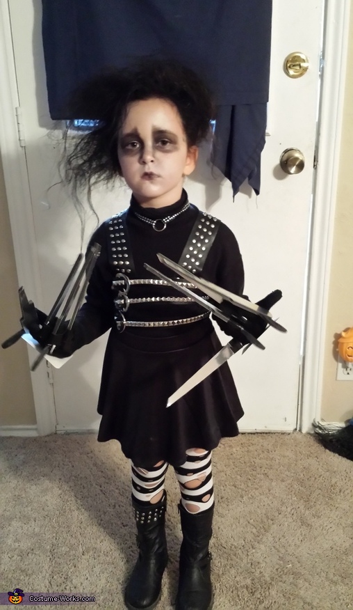 Girl edward 2025 scissorhands costume