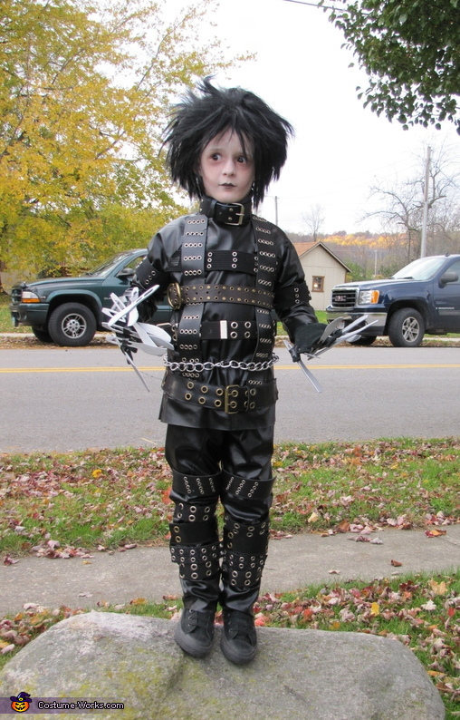 Edward Scissorhands Creative Homemade Halloween Costume | Easy DIY ...