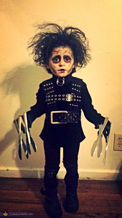 DIY Edward Scissorhands Costume