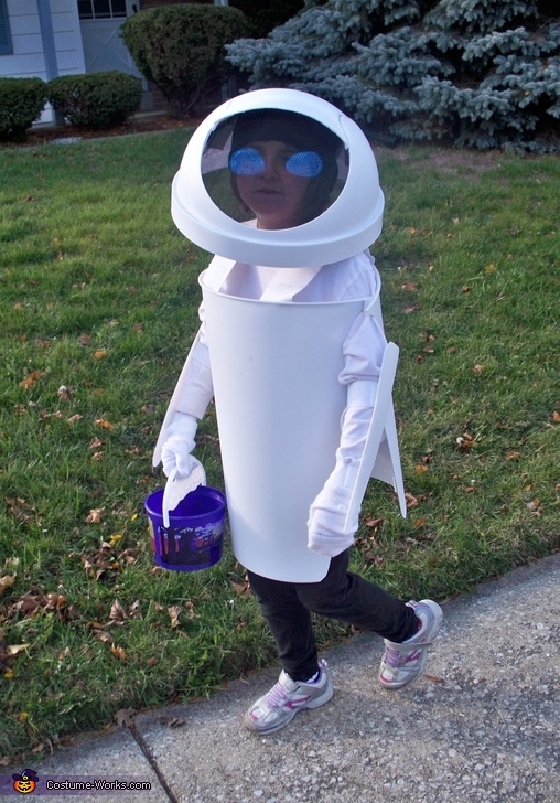 Eve from Wall-E Costume  Mind Blowing DIY Costumes