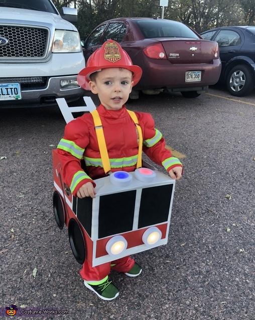 DIY Fire Truck Costume - Photo 2/4