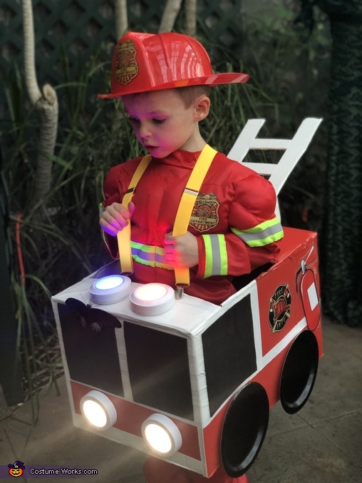 DIY Fire Truck Costume - Photo 4/4