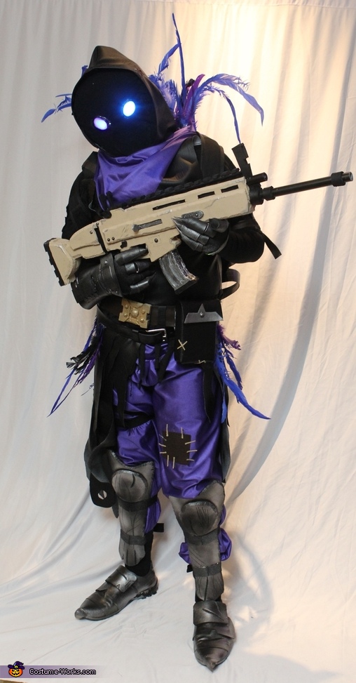 Fortnite Raven Mask. fortnite raven costume photo. 
