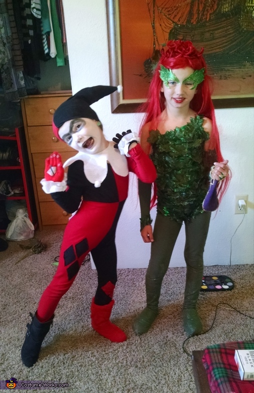Harley Quinn Girl's Costume | Best DIY Costumes - Photo 2/4