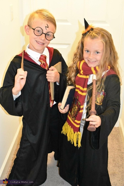 Harry Potter Kids Halloween Costume | DIY Costumes Under $25 - Photo 2/4