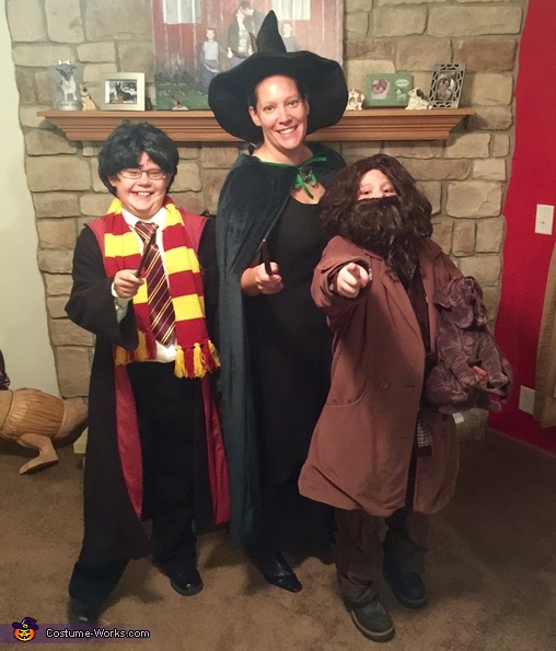 Harry Potter Family Costumes - Photo 2/5