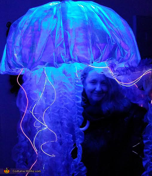 Cool Homemade Bio-Luminescent Jellyfish Costume