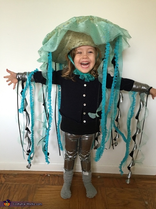 DIY Jellyfish Costume  Mind Blowing DIY Costumes
