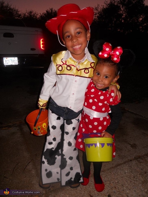 DIY Jessie the Cowgirl & Minnie Mouse Costumes