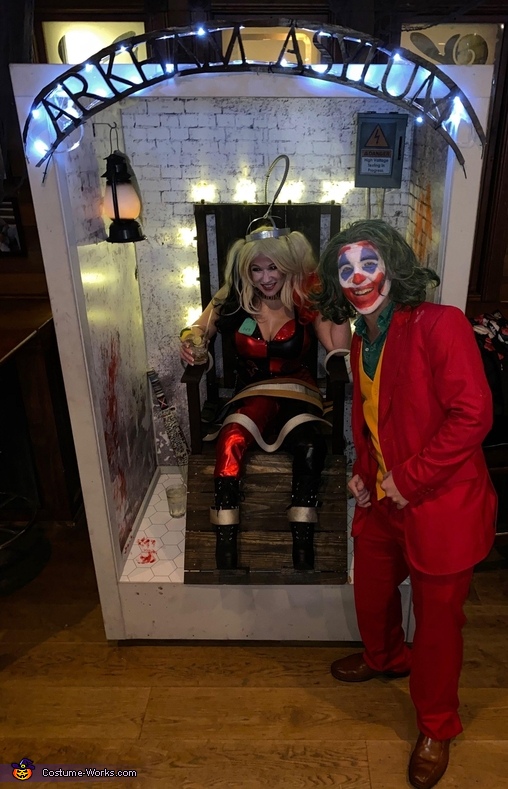 Joker and Harley's Electric Chair Costume | Creative DIY Costumes