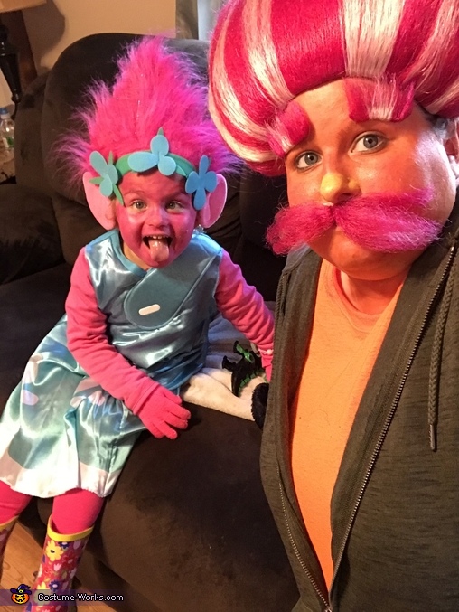 King Peppy and Princess Poppy Trolls Costume - Photo 2/5