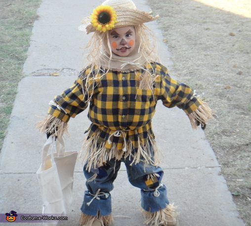 Homemade Scarecrow Costume for Girls | Creative DIY Costumes