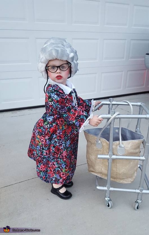 Little Old Lady Costume | DIY Tutorial - Photo 2/7