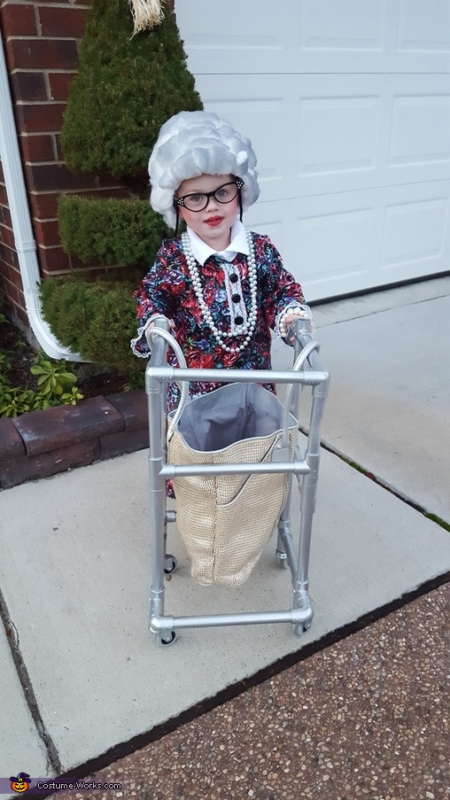 ⁂ How to make old lady halloween costume for baby