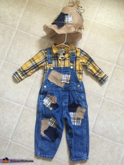 DIY Little Scarecrow Costume | Easy DIY Costumes - Photo 3/3