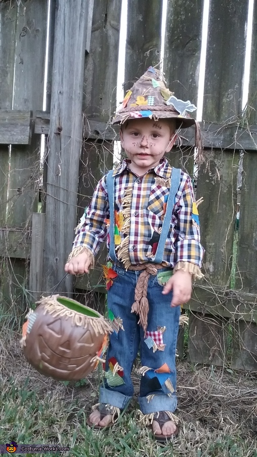 Little Scarecrows Costume | No-Sew DIY Costumes - Photo 3/3