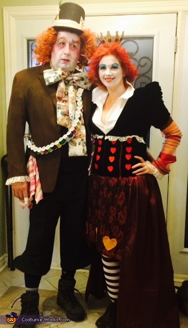 Mad Hatter and Queen of Hearts Couples Halloween Costume | Creative DIY ...