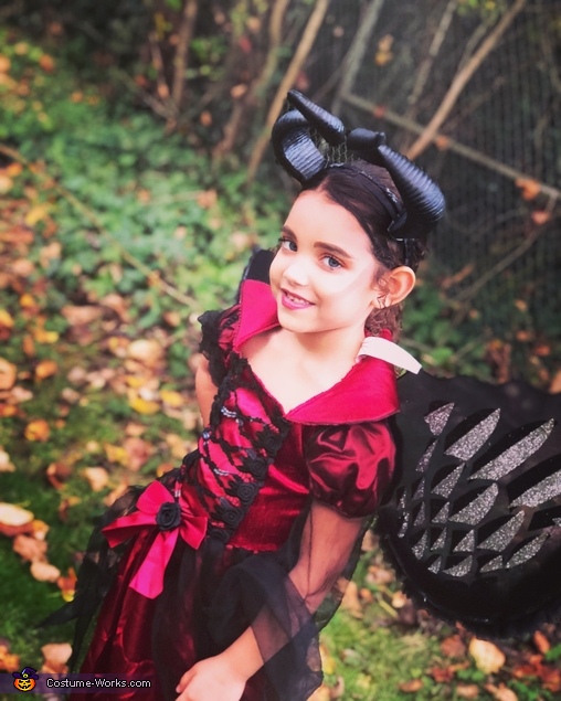 Maleficent Costume | Original Halloween Costumes - Photo 2/2