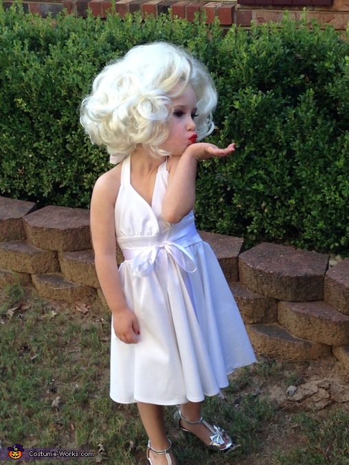 Marilyn Monroe Costume for Girls - Photo 3/3
