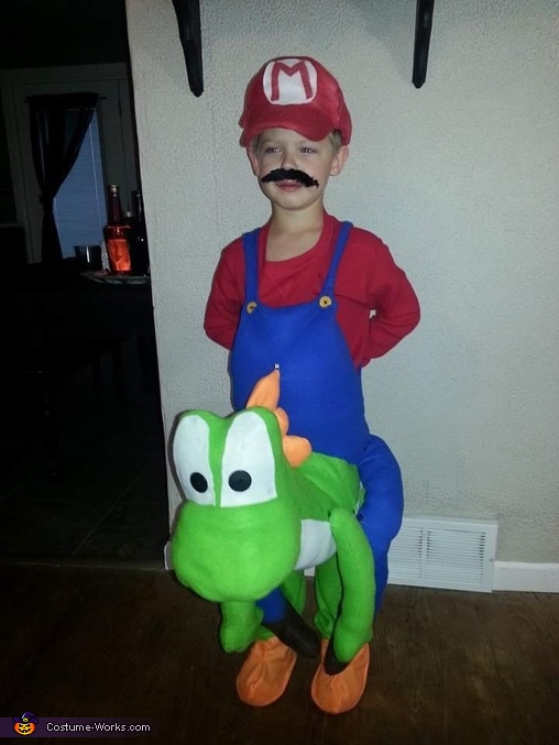 Mario riding Yoshi Costume