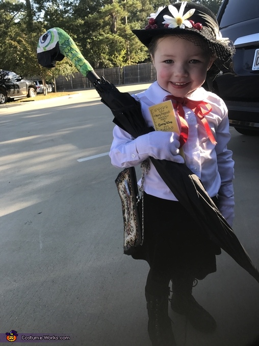 Mary Poppins Halloween Costume | DIY Costumes Under $65 - Photo 2/2