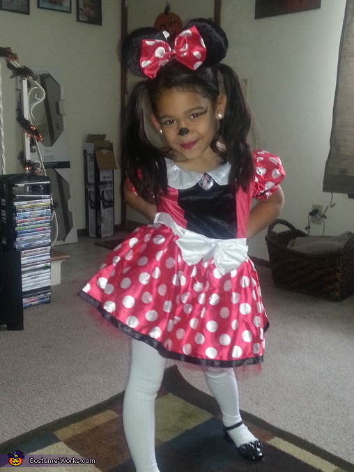 minnie mouse face paint for halloween