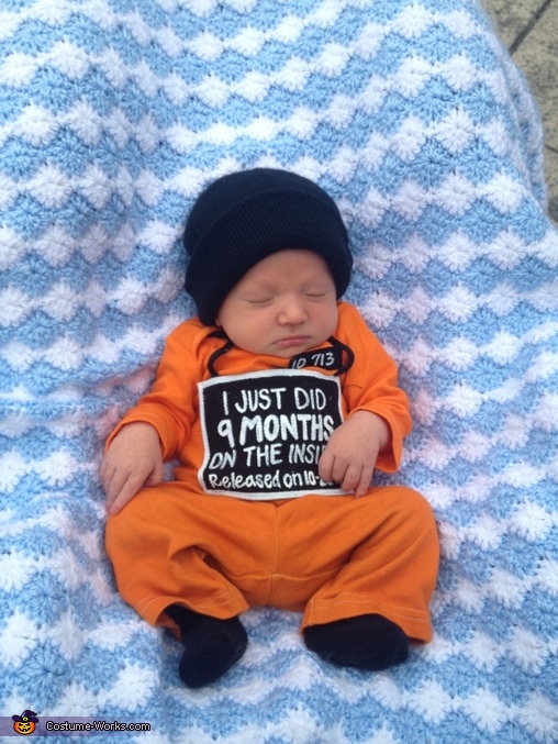 Momma's Little Prisoner - Baby Halloween Costume - Photo 3/3