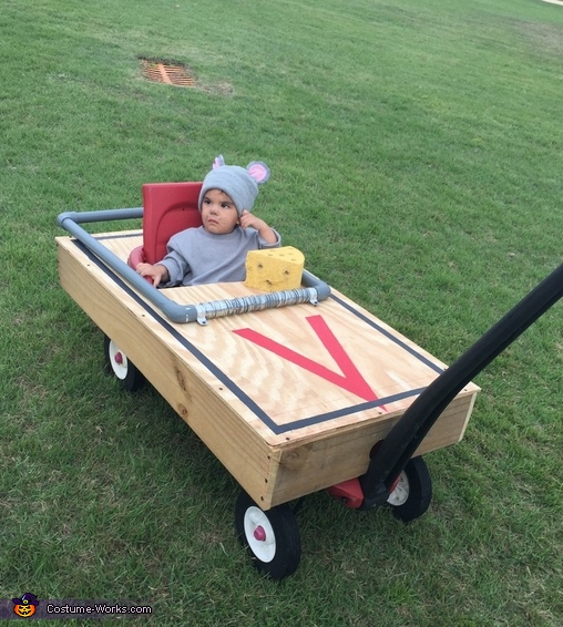 Mouse in a Trap DIY Baby Halloween Costume | Creative DIY Costumes
