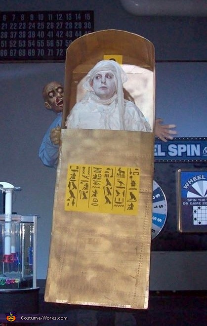 Zombie carrying Mummy in a Coffin Costume