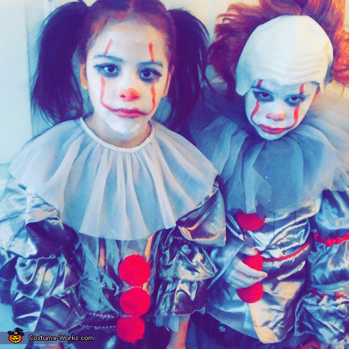 Girl's Pennywise Costume | Easy DIY Costumes - Photo 3/5