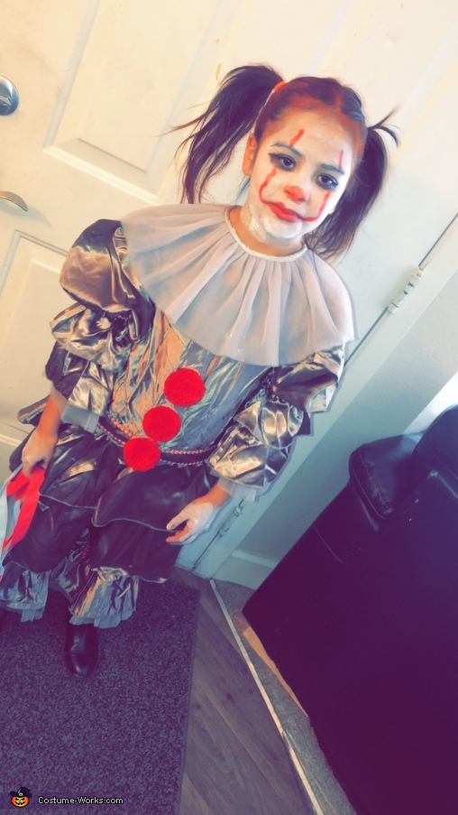Girl's Pennywise Costume | Easy DIY Costumes - Photo 4/5