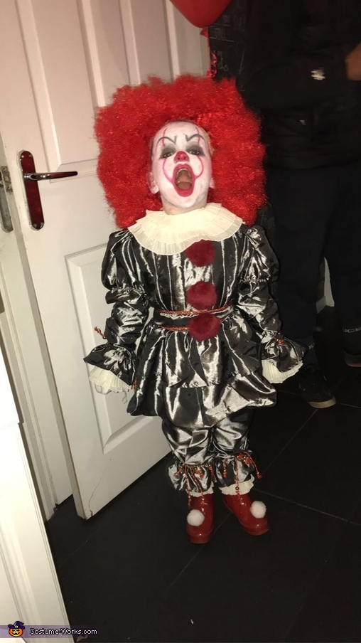 PennyWise Costume | Easy DIY Costumes - Photo 2/5
