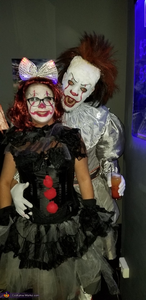Pennywise Adult Halloween Costume | DIY Instructions - Photo 3/4