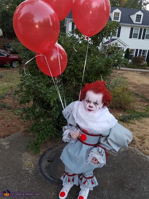 Pennywise Kids Costume - Photo 2/5