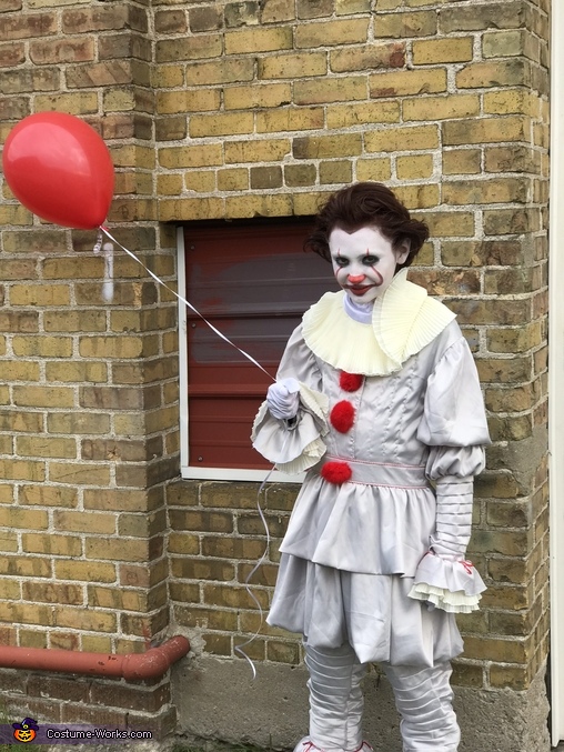 Pennywise Homemade Halloween Costume | DIY Costumes Under $25