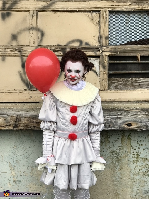 Pennywise Homemade Halloween Costume | DIY Costumes Under $25 - Photo 3/5