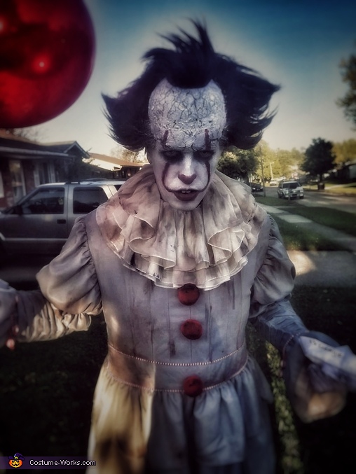 Pennywise Men's Costume | DIY Costumes Under $45 - Photo 4/5