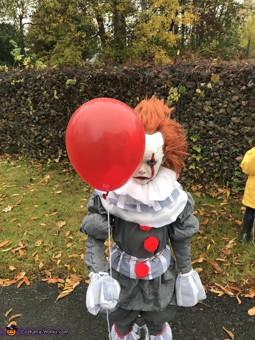 Pennywise and Georgie Costume - Photo 2/6