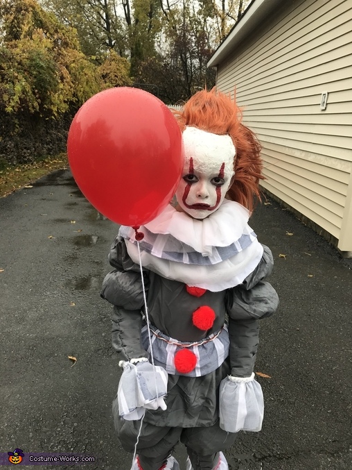 Pennywise and Georgie Costume - Photo 6/6