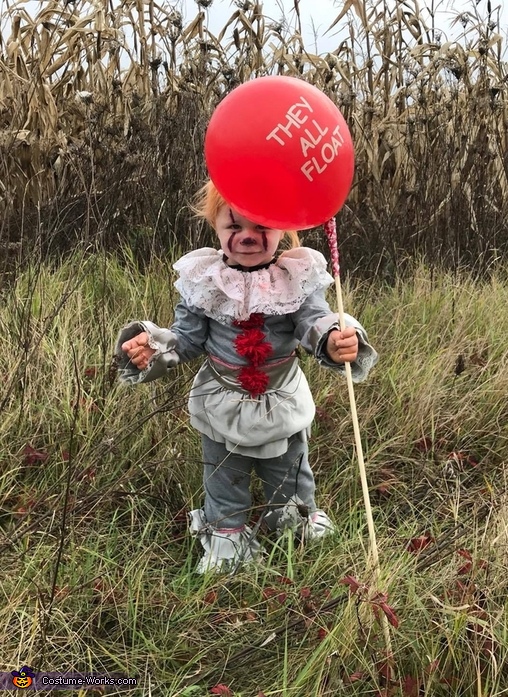 Pennywise Baby Costume - Photo 3/3
