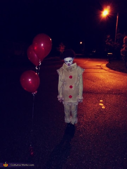 Pennywise Child Halloween Costume | DIY Costumes Under $25 - Photo 7/9