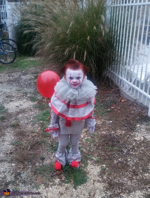 Pennywise Child's Halloween Costume | Coolest DIY Costumes - Photo 4/4