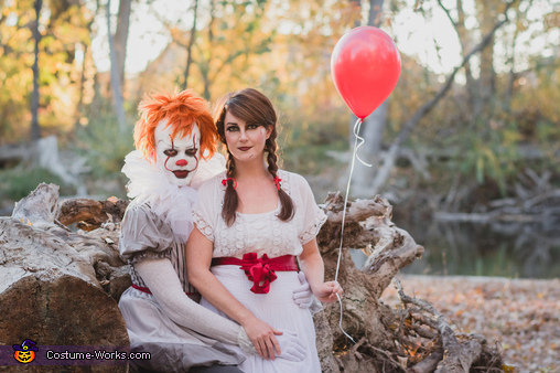 Pennywise & Annabelle Costume | Last Minute Costume Ideas - Photo 7/7