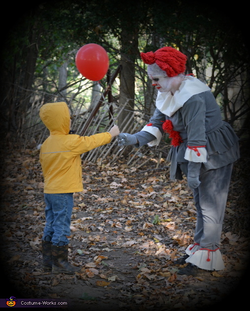 Pennywise and Georgie Costume | DIY Tutorial - Photo 3/10