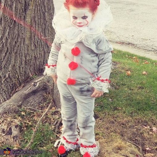 Pennywise the Dancing Clown Costume | DIY Costumes Under $25 - Photo 2/4